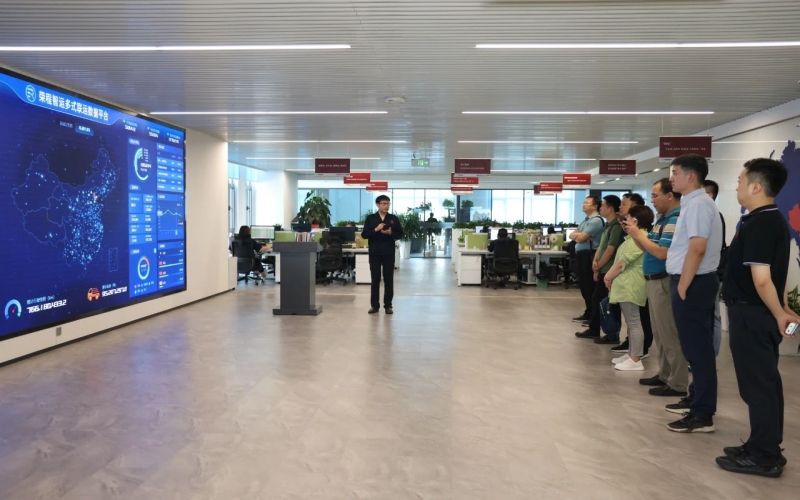 交通運(yùn)輸部科學(xué)研究院、中國交通報(bào)社相關(guān)領(lǐng)導(dǎo)到榮程集團(tuán)調(diào)研座談