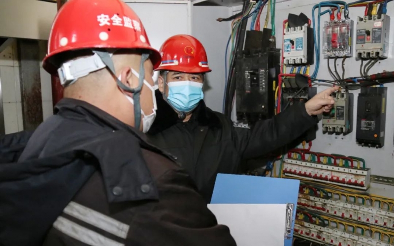 冬日生產(chǎn)，安全當(dāng)先！榮程鋼鐵集團(tuán)扎實(shí)做好冬季安全生產(chǎn)保障工作