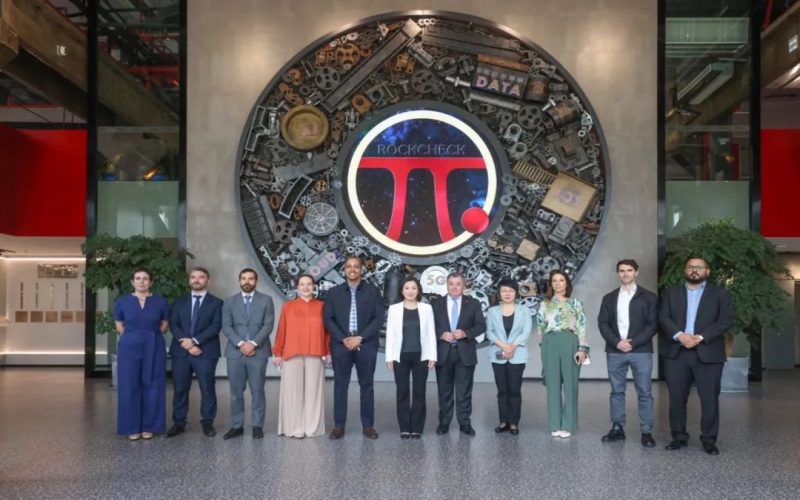 智利、哥倫比亞、尼加拉瓜、洪都拉斯駐華使館外交官一行到榮程集團(tuán)參觀交流