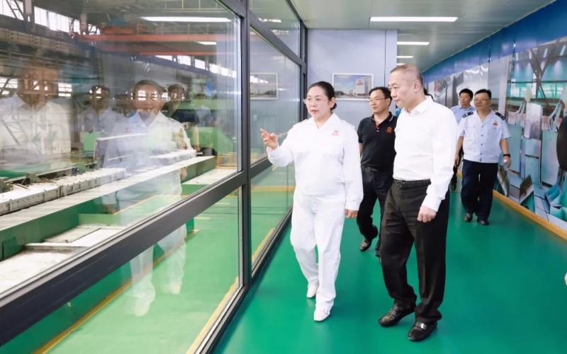 天津市稅務(wù)局黨委書(shū)記、局長(zhǎng)齊志宏一行到榮程集團(tuán)參觀調(diào)研