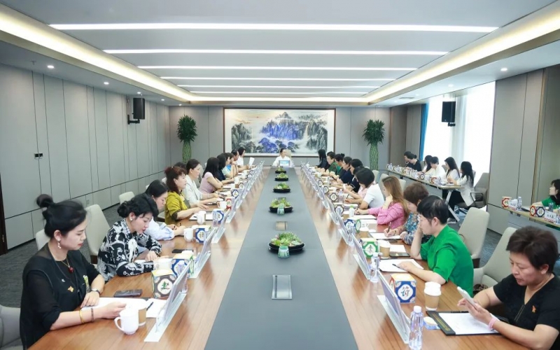 喜迎七一 向黨獻(xiàn)禮 - 張榮華主席與淄博市女企業(yè)家商會(huì)一行座談交流，凝聚她力量，展現(xiàn)她擔(dān)當(dāng)！