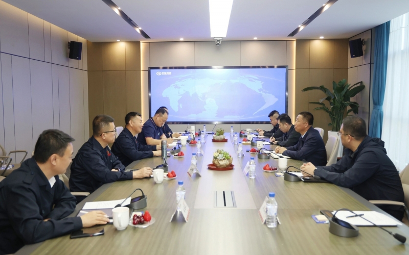 鄂托克旗委副書記、政府旗長(zhǎng)蘇智雄到榮程集團(tuán)考察交流